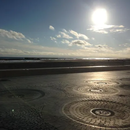 2 Pièces Avec Terrasse En Bord De - Parking - Fr-1-338-96 *